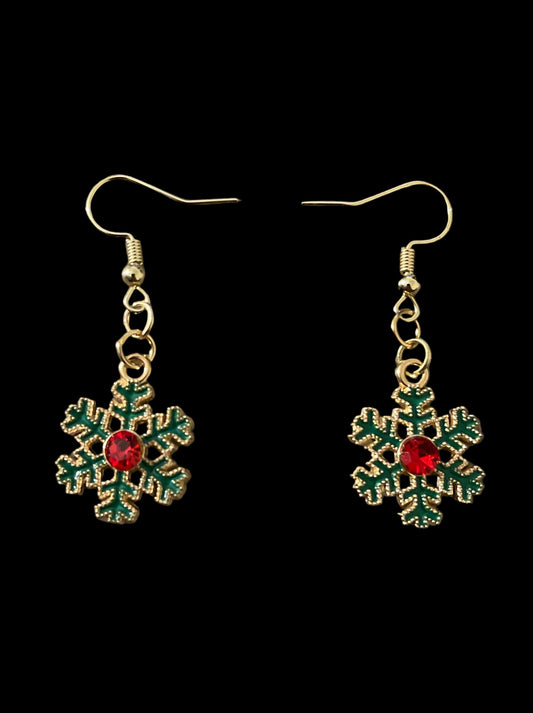Green christmas snowflake earrings w/red emblem in middle